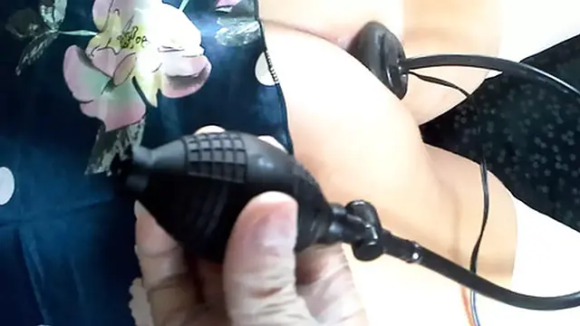 Inflatable pump in the ass - Close up